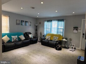 127 Dory Ct in Beverly, NJ - Building Photo