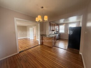 240 W Essex Ave in Kirkwood, MO - Building Photo - Building Photo