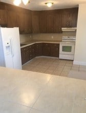 46 Stearns St in Bristol, CT - Foto de edificio - Building Photo