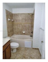 21207 NW 14th Pl in Miami Gardens, FL - Building Photo - Building Photo