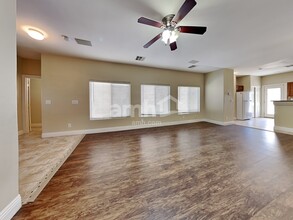 8845 Red Fox Dr in Las Vegas, NV - Building Photo - Building Photo