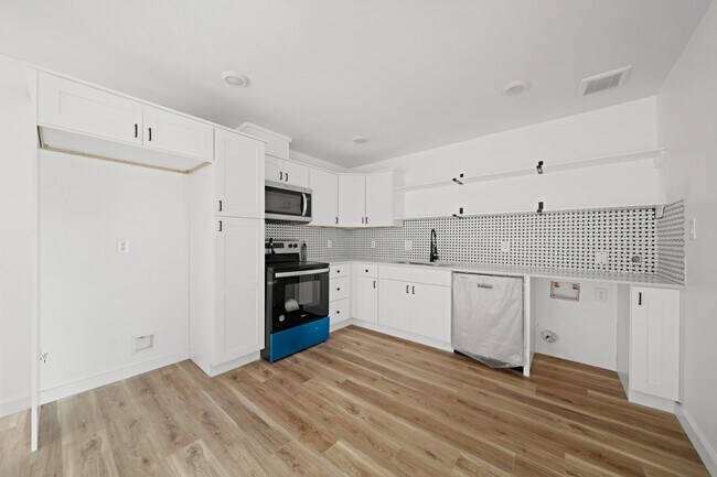 property at 807 Cullen Blvd