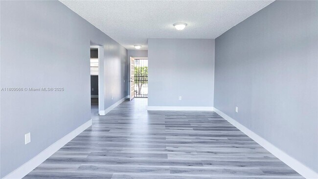 45 W 23rd St in Hialeah, FL - Building Photo - Building Photo