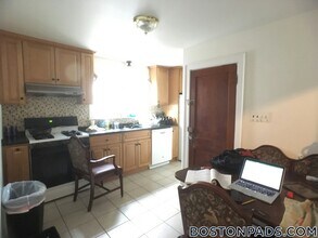 22 Radnor Rd in Boston, MA - Foto de edificio - Building Photo