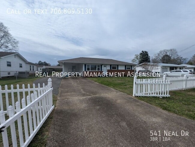 541 Neal Dr in Rossville, GA - Building Photo - Building Photo