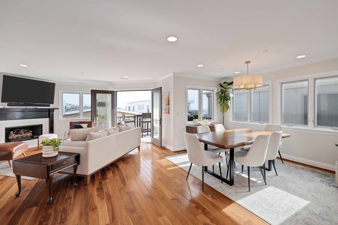 333 21st Pl in Manhattan Beach, CA - Building Photo