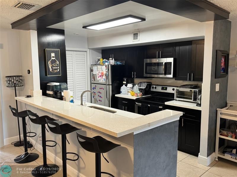 4952 Sheridan St in Hollywood, FL - Building Photo