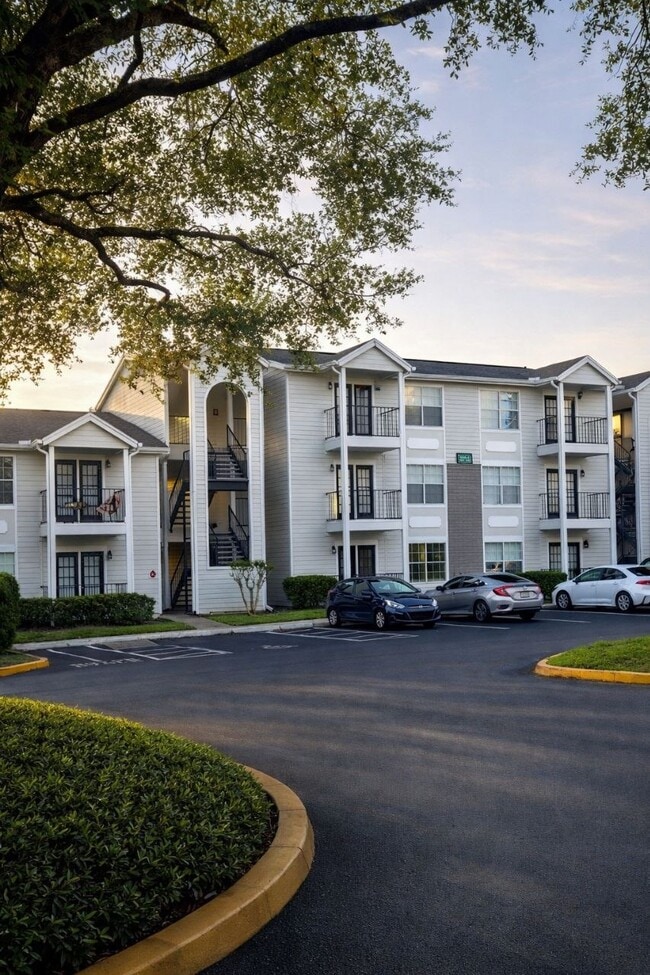 2550 N Alafaya Trl, Unit 4104 in Orlando, FL - Building Photo - Building Photo