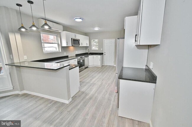 614 N Frazier St in Philadelphia, PA - Building Photo - Building Photo