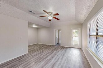 420 Lucille St in Irving, TX - Building Photo - Building Photo