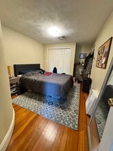 1901 Beacon St, Unit 2 in Brookline, MA - Foto de edificio - Building Photo