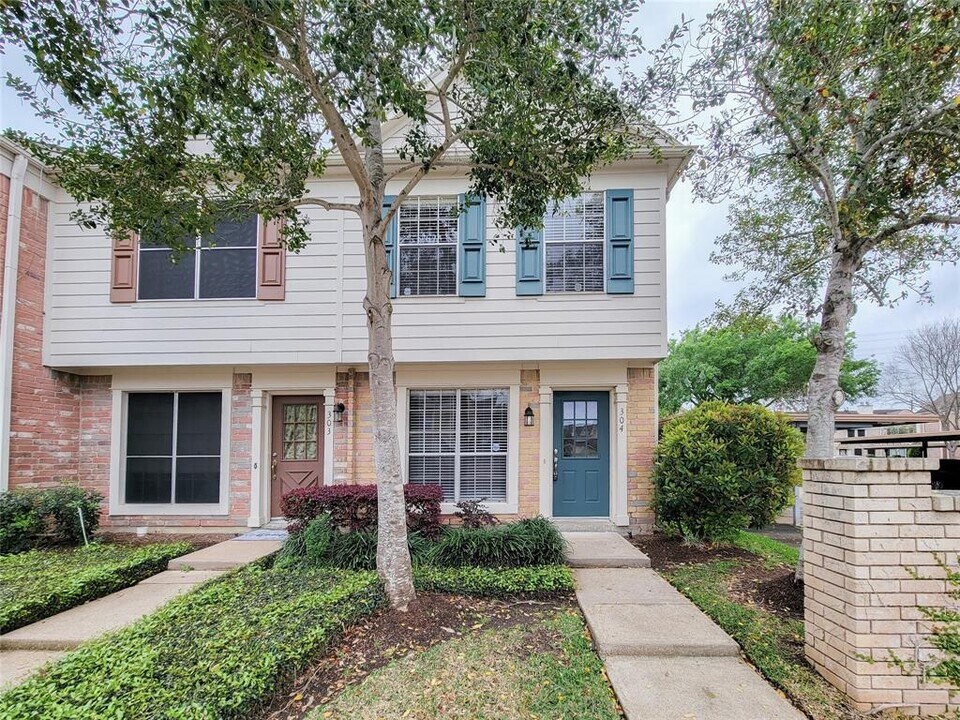 2808 Grants Lake Blvd in Sugar Land, TX - Building Photo