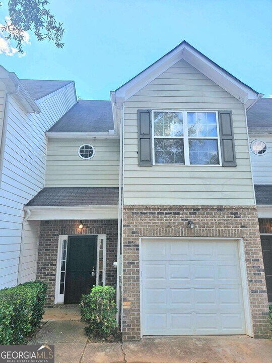 322 Brookview Dr in Riverdale, GA - Building Photo