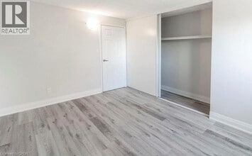 6287 O'Neil St in Niagara Falls, ON - Foto de edificio - Building Photo