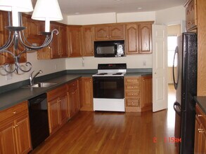 88 New Norwalk Rd in New Canaan, CT - Building Photo - Building Photo