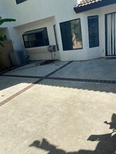 12 Windy Hill Ln in Laguna Hills, CA - Building Photo - Building Photo