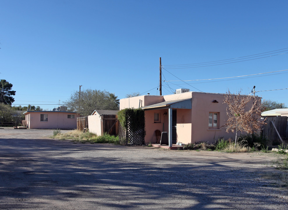 1446 E Blacklidge Dr in Tucson, AZ - Building Photo