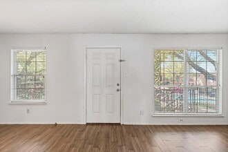 3224 Timmons Ln in Houston, TX - Building Photo - Building Photo