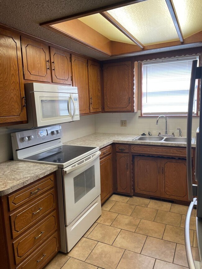 218 S Rimrock Rd in Enid, OK - Building Photo - Building Photo