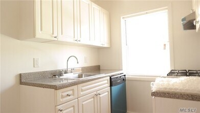 110-15 65th Ave-Unit -59B in Queens, NY - Foto de edificio - Building Photo