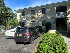 801 NE 18th Ave-Unit -2 in Fort Lauderdale, FL - Building Photo - Building Photo