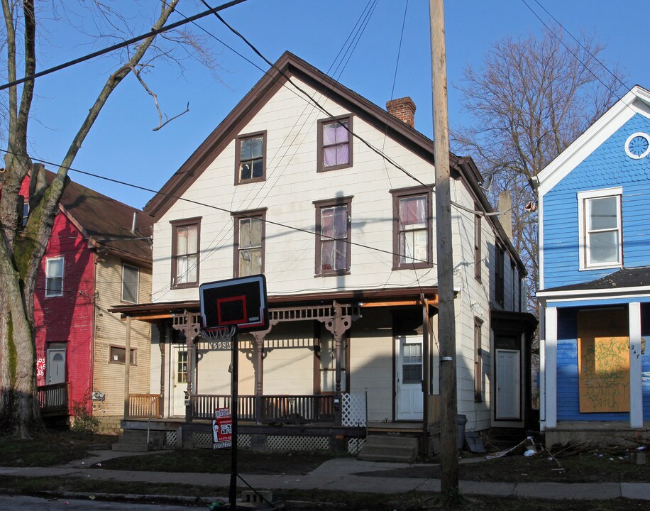 243-245 McCullough St in Cincinnati, OH - Building Photo