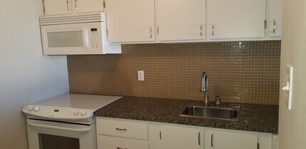 1601 Pennsylvania St NE in Albuquerque, NM - Building Photo - Building Photo