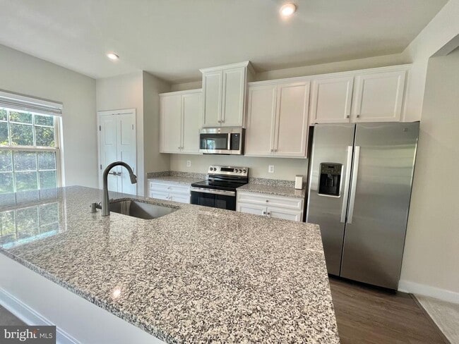 9576 Nature Trl in Montgomery Village, MD - Building Photo - Building Photo