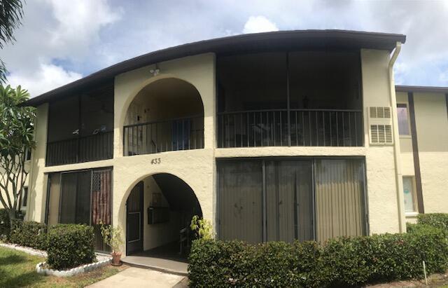 3561 Tall Pine Way in Greenacres, FL - Building Photo