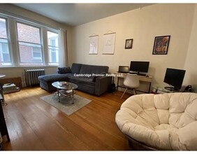 163 Summer St in Somerville, MA - Foto de edificio - Building Photo