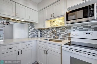 2111 NE 42nd Ct-Unit -207 in Lighthouse Point, FL - Building Photo - Building Photo