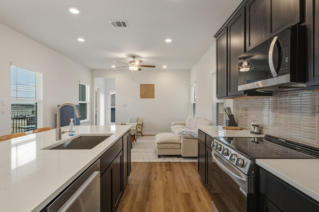 5604 Whisper Crk Dr in Georgetown, TX - Building Photo - Building Photo