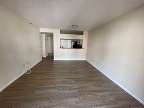 1080 Ala Napunani St in Honolulu, HI - Building Photo - Building Photo