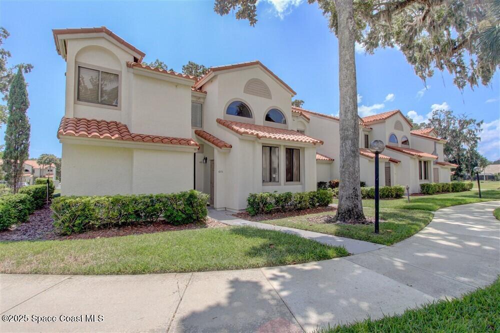 1051 Country Club Dr in Titusville, FL - Building Photo