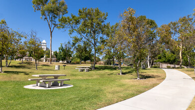 Skyview in Rancho Santa Margarita, CA - Foto de edificio - Building Photo