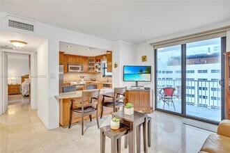 4301 Collins Ave in Miami, FL - Building Photo - Building Photo