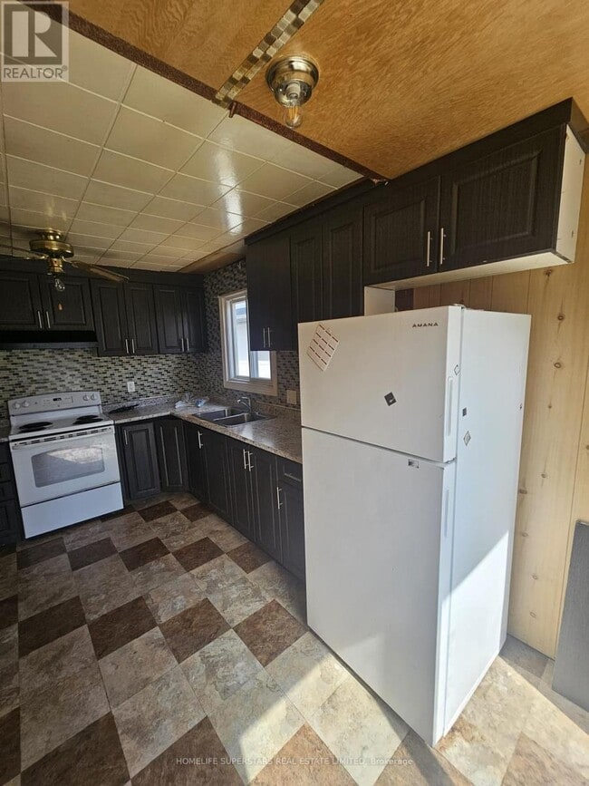 property at 3130 Merritt Ave