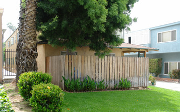 1162 Raymond Ave in Glendale, CA - Building Photo - Building Photo