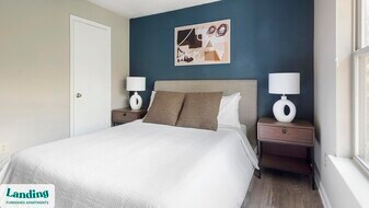 300 Long Shoals Rd in Asheville, NC - Building Photo