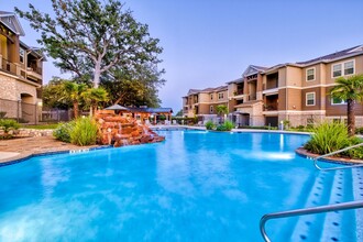 Roots at Boerne in Boerne, TX - Foto de edificio - Building Photo