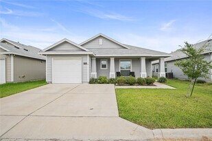 6718 Breeann St in Corpus Christi, TX - Building Photo