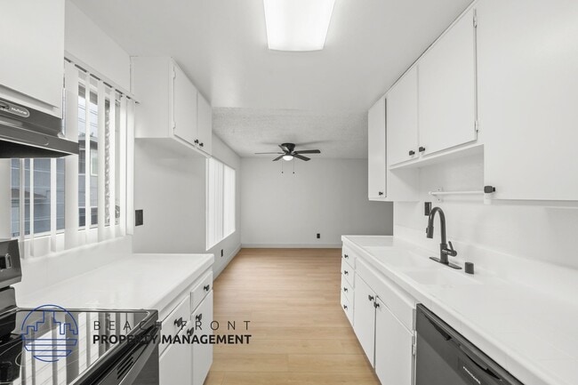 925 N. Inglewood Ave.
