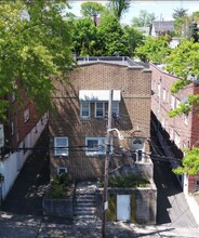 127 Harding Ave in White Plains, NY - Building Photo - Building Photo