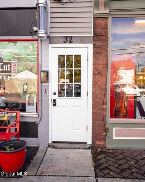 32 112th St in Troy, NY - Building Photo