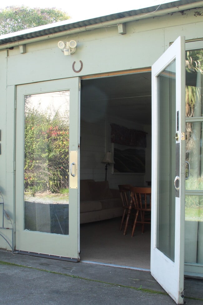 1584 North St in Santa Rosa, CA - Building Photo - Building Photo