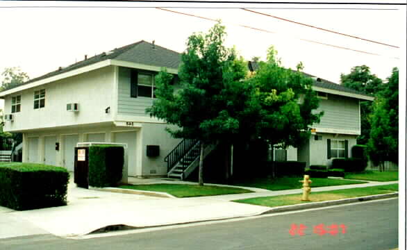 645 N Pomona Ave in Fullerton, CA - Foto de edificio