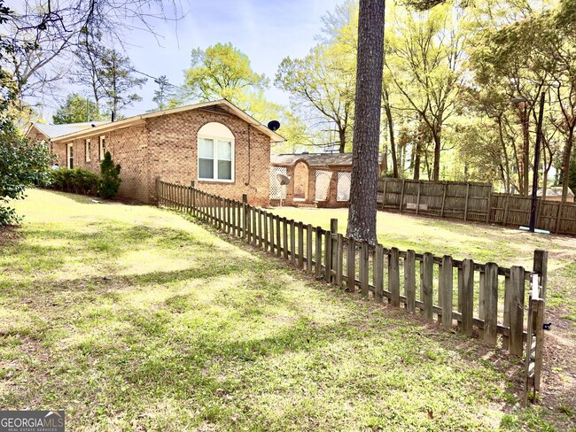 1945 Harts Mill Rd NE in Chamblee, GA - Building Photo - Building Photo