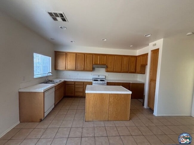 247 Cozumel Dr in Imperial, CA - Building Photo - Building Photo