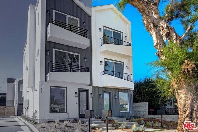 property at 6018 1/2-6018 1/2 Comey Ave