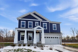 7051 Aster Wy in Delaware, OH - Foto de edificio - Building Photo